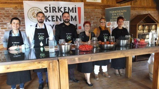 Evde Yapılan Sirkesi Her Derde Deva