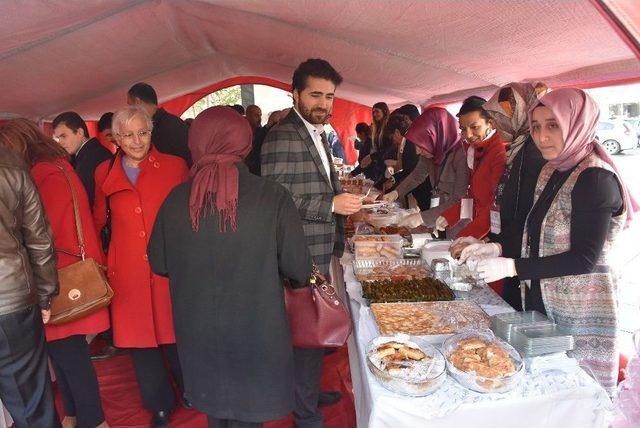 Ak Partili Kadınlardan 15 Temmuz Şehitler İlkokulu Yararına Kermes