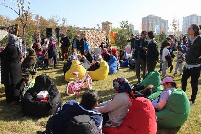 Bakan Özhaseki: "kayseri’de Artık Genç Kızlar Gece 11-12’ye Kadar Parklarda Vakit Geçirebiliyor" 1