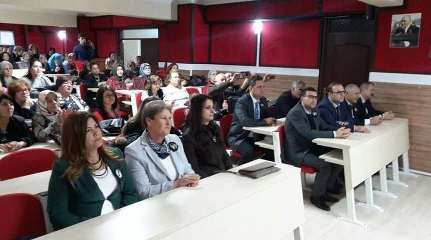 Halk Eğitimi Merkezi Korosu Muhteşem Bir Konser Düzenledi