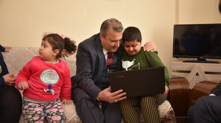 Minik Sıla&rsquo;nın Y&uuml;z&uuml; Aylar Sonra İlk Kez G&uuml;ld&uuml;