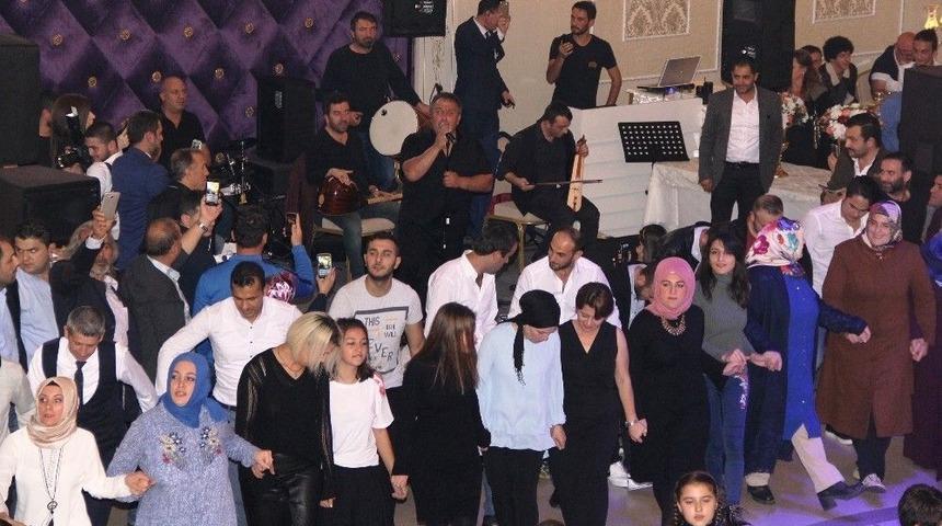 İsmail T&uuml;r&uuml;tl&uuml; Kutlamada Stres Attılar