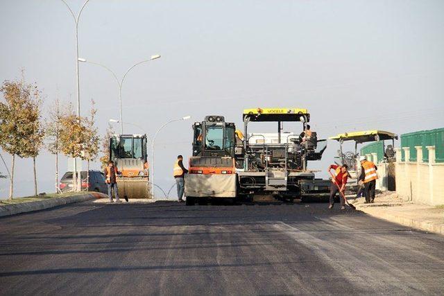 Asfalt Ekibi Yürüttükleri Çalışmalar Ve Anılarını Paylaştı