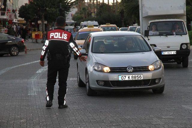 Polisten Şüpheli Araçlara Denetim 2