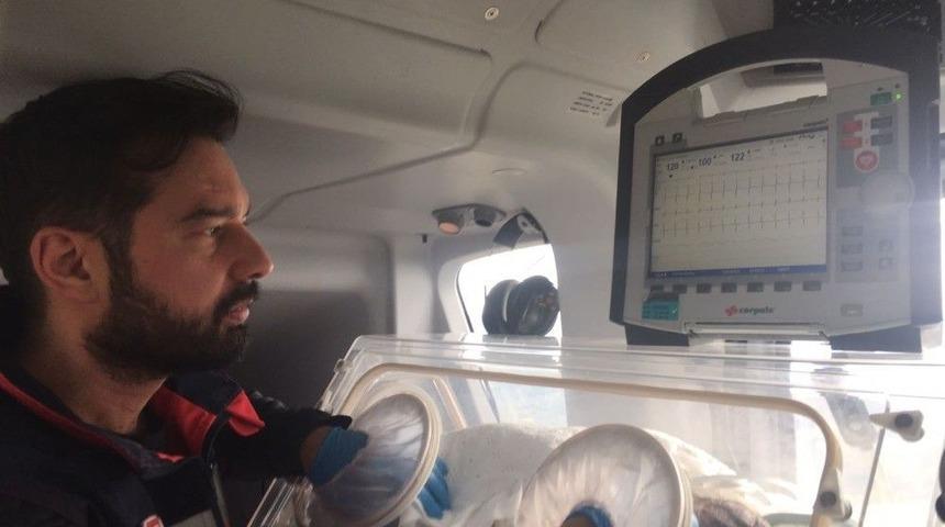 Ambulansta Doğan Bebek Hava Ambulansı İle Hastaneye Kaldırıldı