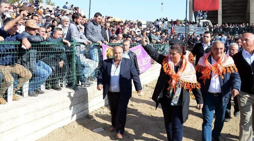 Başkan &Ccedil;er&ccedil;ioğlu, At&ccedil;a Boğa G&uuml;reşlerine Katıldı