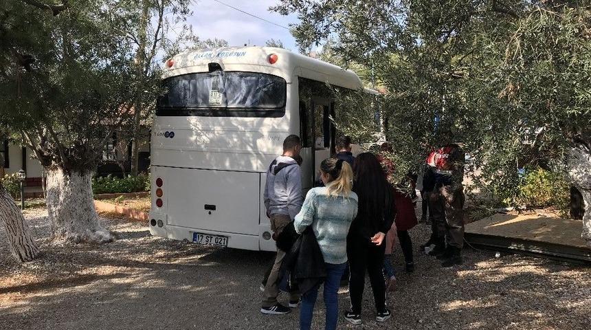 &Ccedil;anakkale&rsquo;de 29 Ka&ccedil;ak G&ouml;&ccedil;men Yakalandı