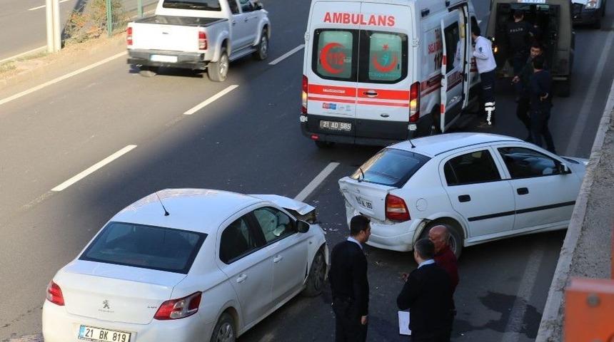 Diyarbakır&rsquo;da Trafik Kazası: 4 Yaralı