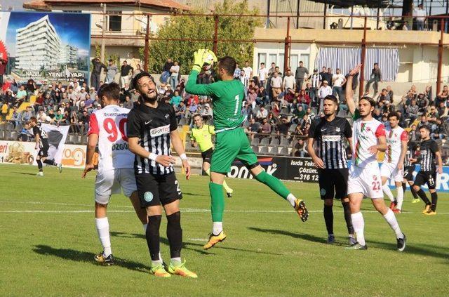 Tff 2. Lig: Nazilli Belediyespor: 1 Karşıyaka: 0 3
