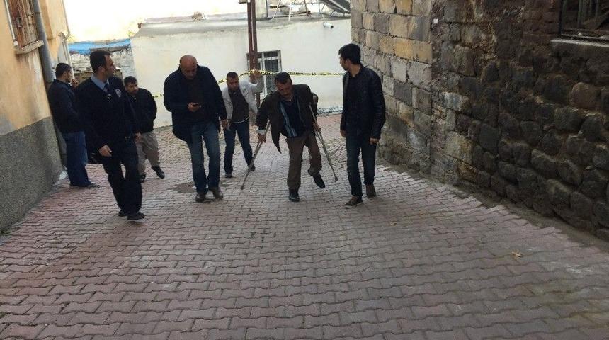 Engelli Baba Zihinsel Engelli Oğlunu &Ouml;ld&uuml;rd&uuml;