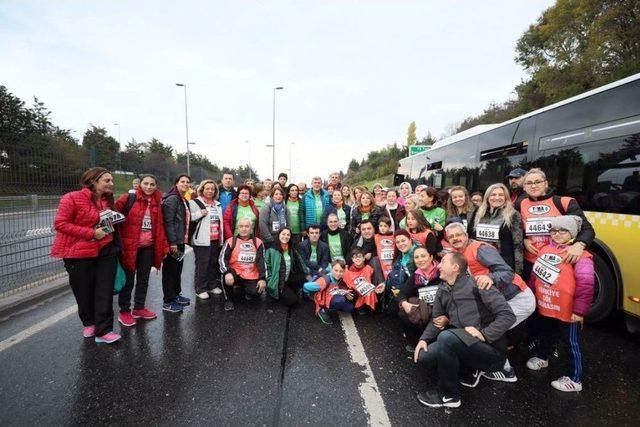 Başkan Karaosmanoğlu, Vodafone 39. İstanbul Maratonu’na Katıldı 1