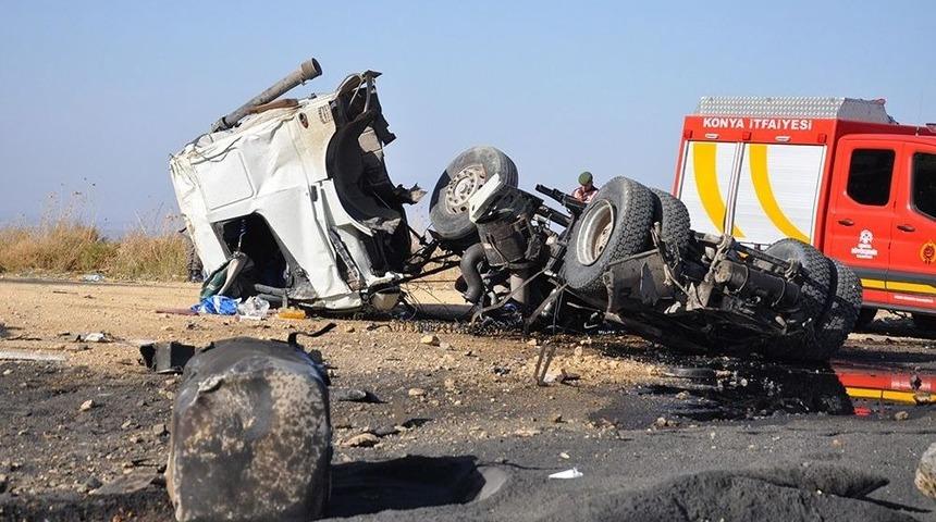 Şarampole Yuvarlanan Tırın Dorsesiyle Birlikte U&ccedil;uruma Yuvarlandı