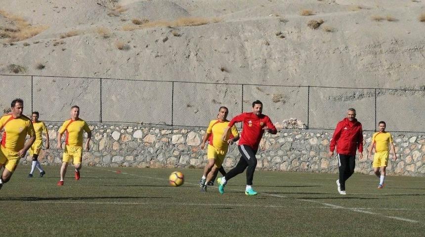 E. Yeni Malatyaspor Teknik Heyeti İle Spor Basını Yeşil Zeminde Karşılaştı