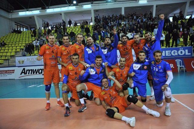Voleybol Efeler Ligi: İneg&ouml;l Belediyespor: 3 - Afyon Belediye Y&uuml;ntaş: 1 1