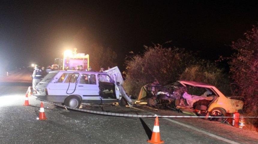 Denizli’de İki Otomobil Çarpıştı: 4 Ölü, 4 Yaralı