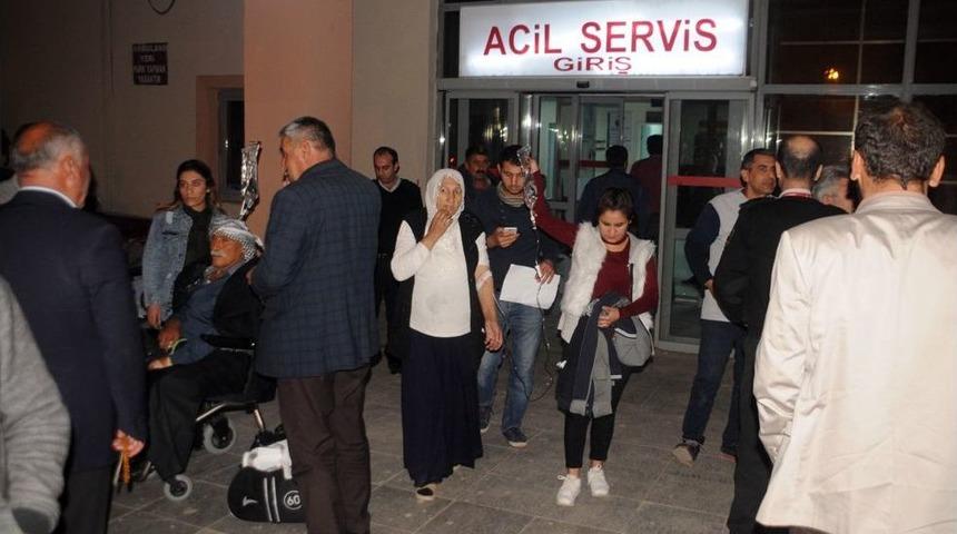 Deprem Cizre&rsquo;de De Hissedildi, Hastalar Tahliye Edildi