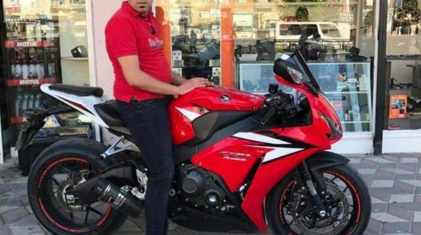 Motosiklet Kazasında Ağır Yaralanan Gen&ccedil; &Ouml;ld&uuml;