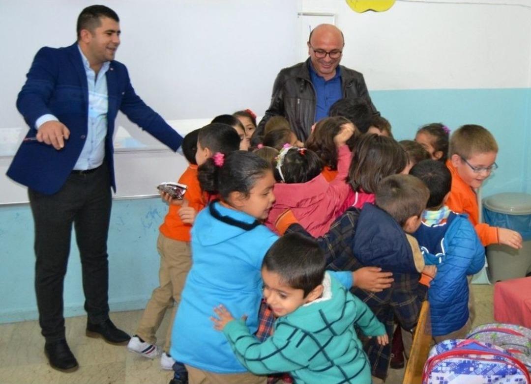 Altınova Belediye Başkanı Oral, Minik &Ouml;ğrencilerin Dersine Girdi