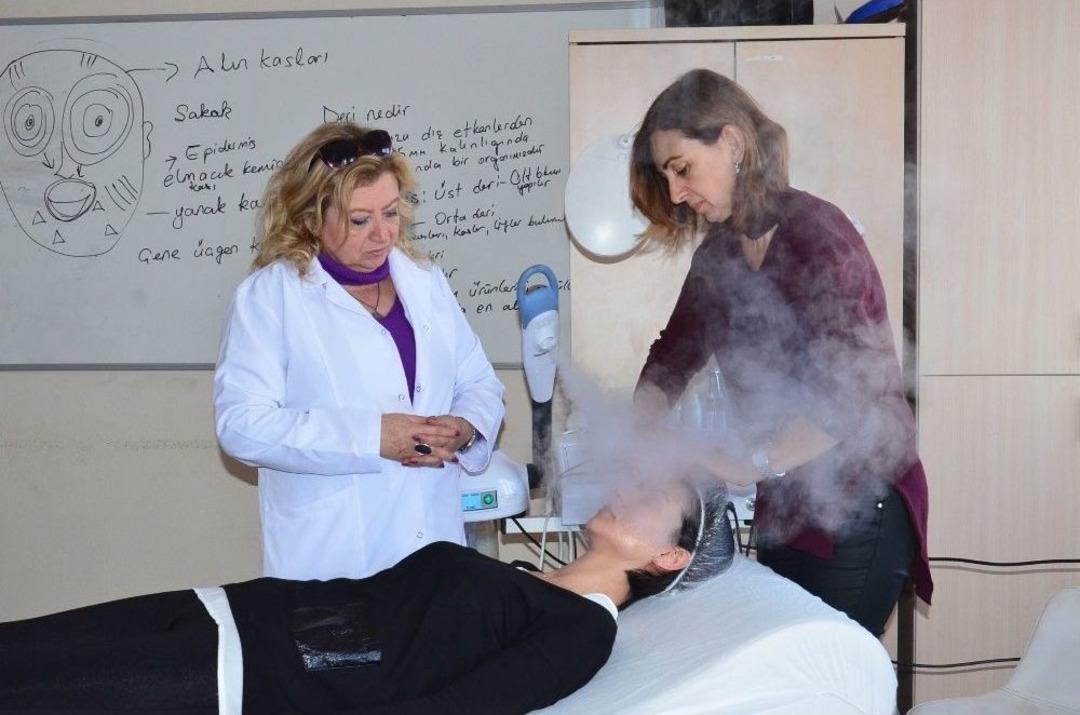 (&ouml;zel Haber) Kadınlardan Cilt Bakım Kurslarına B&uuml;y&uuml;k İlgi