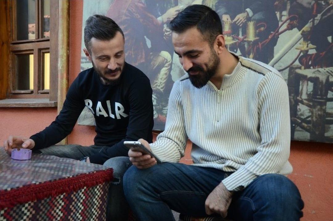 Sevgilisine Kızan Gen&ccedil; 3 Yıldır Telefon Kullanmıyor