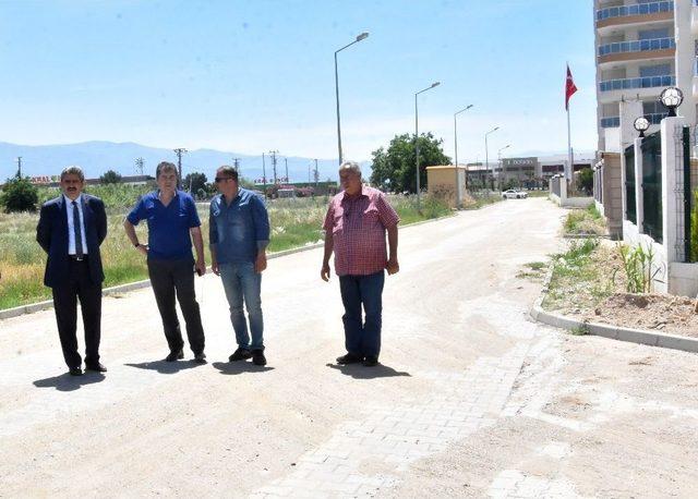 Nazilli&rsquo;de Yol Yapım &Ccedil;alışmaları Devam Ediyor 2
