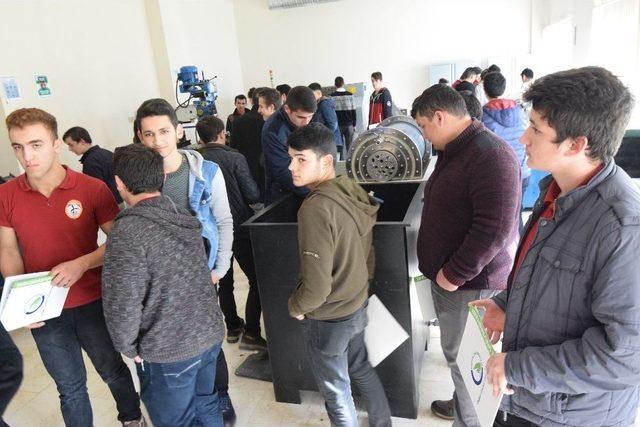 Liseli Gen&ccedil;ler D&uuml;zce &Uuml;niversitesi&rsquo;ni Ziyaret Etti 1