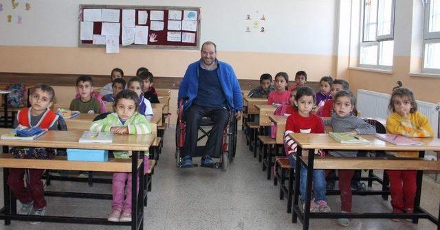 Milletvekili Yardım Yaptı, &Ouml;ğretmen Duygulandı 1