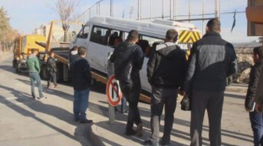 Sivas’ta Okul Servisi Kaza Yaptı