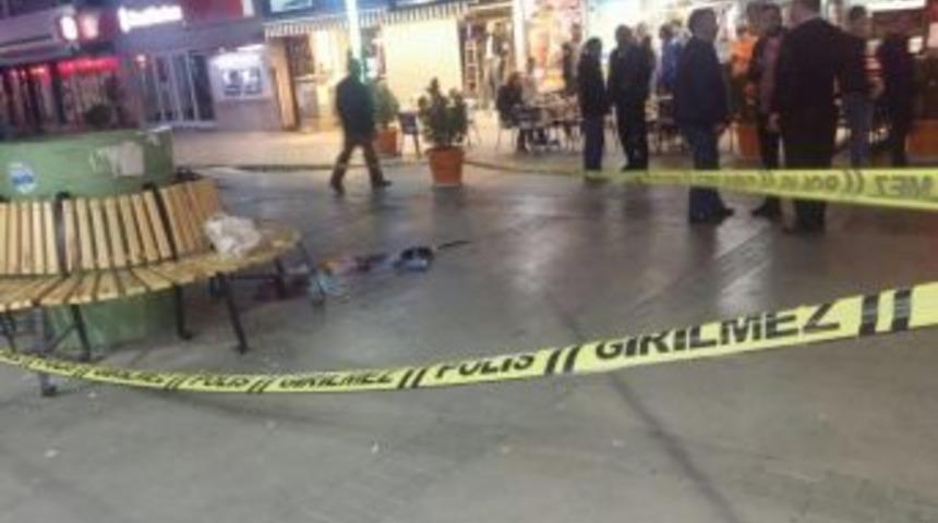 Bankta Otururken Silahlı Saldırıya Uğradı