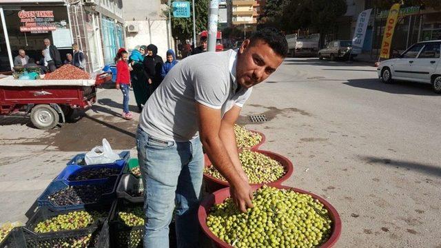 (özel Haber) Yolda Bulduğu 4 Bin 300 Tl’yi Sahibine Ulaştırdı