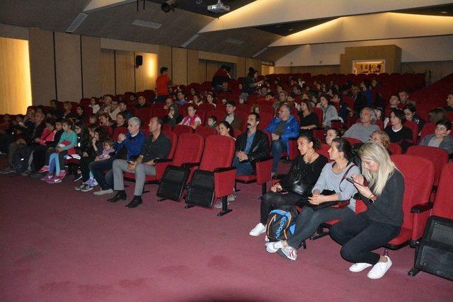 S&ouml;ke&rsquo;de İlk Kez Y&uuml;zme Şampiyonası Yapıldı 1