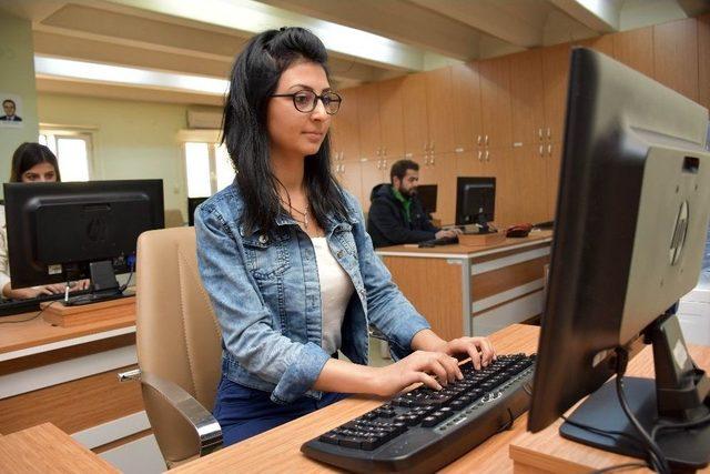 Adana Adliyesi Sınav Merkezi Oldu, 4 Bin 200 Kişi Uygulama Yaptı