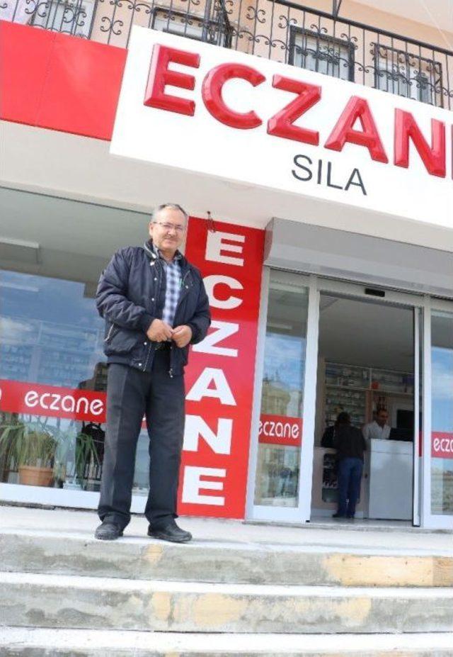 Eczaneye Uçarak Girdi, Eli Boş Çıktı