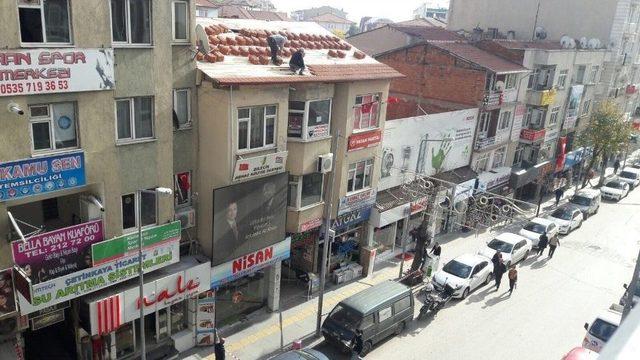 Bu İş&ccedil;iler &Ouml;l&uuml;mle Dans Etmeyi Seviyor 1