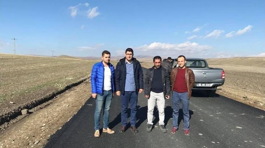 K&ouml;y Yolları Asfalt Oluyor