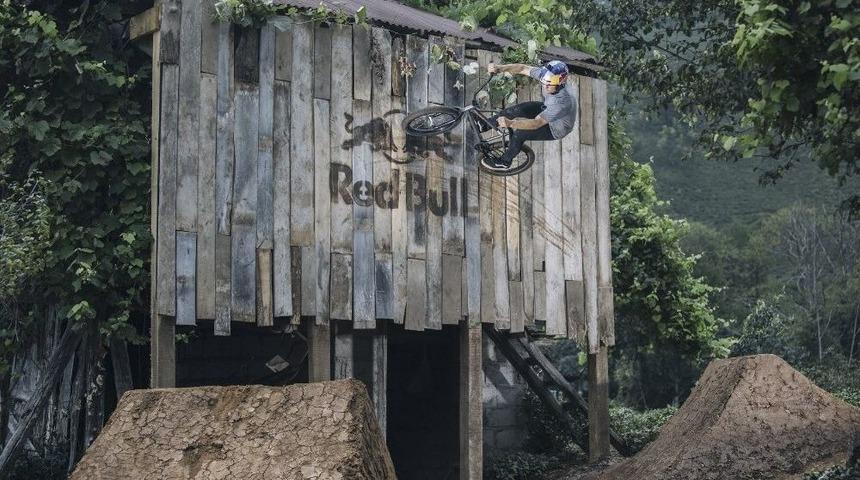 Bisiklet&ccedil;i Arif G&uuml;l&rsquo;den İnanılmaz Performans