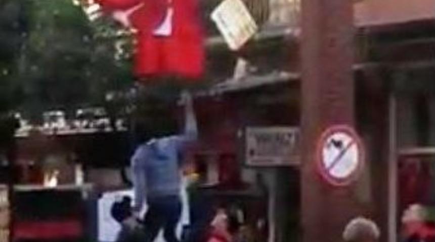 Liseli Gen&ccedil;lerin Bayrak Sevgisi Duygulandırdı