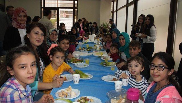 Çölyaklı Çocuklar Hkü’de Buluştu