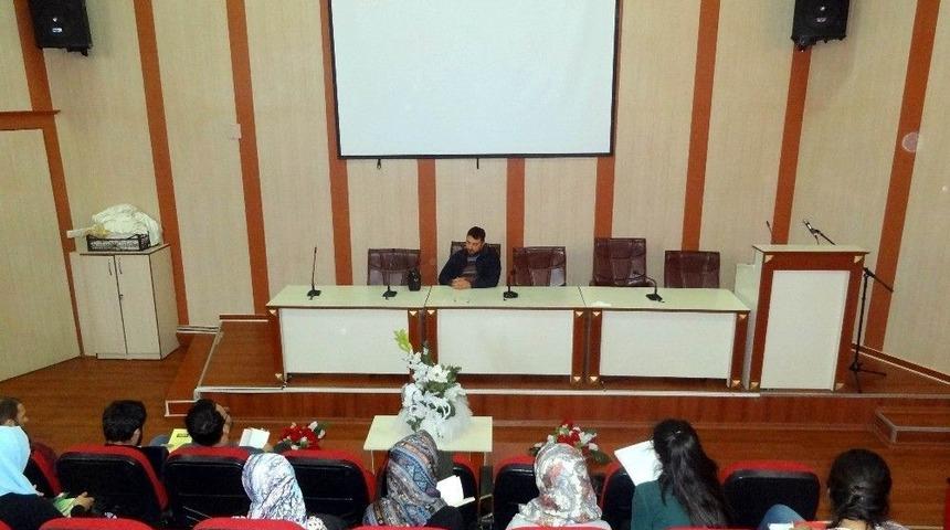 Üniversite De Okuma Etkinlikleri Devam Ediyor