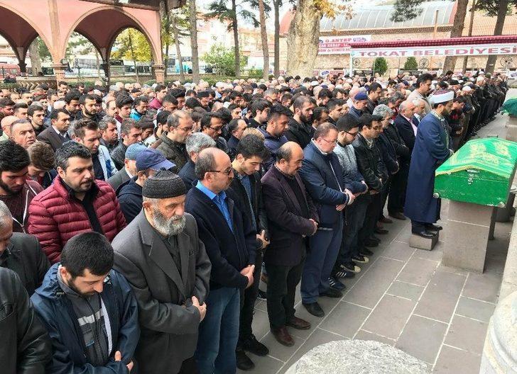 Sivas’taki Motosiklet Kazasında Ölen Genç Tokat’ta Toprağa Verildi G1