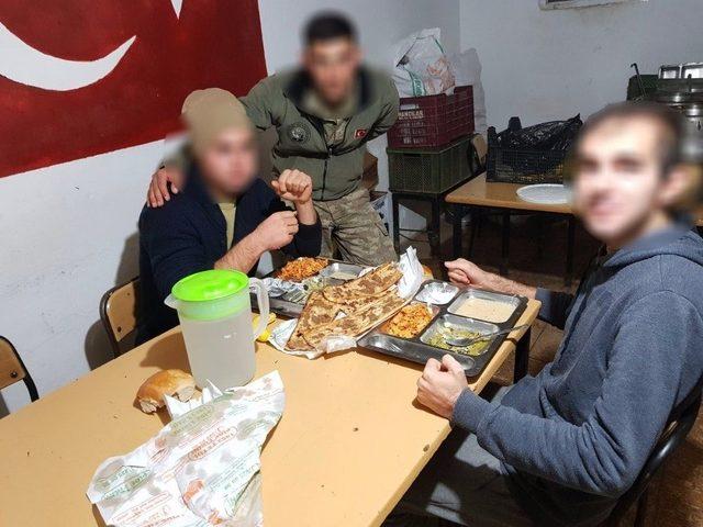 Başkan Aydın Askerlere ’etli Ekmek’ Gönderdi 1