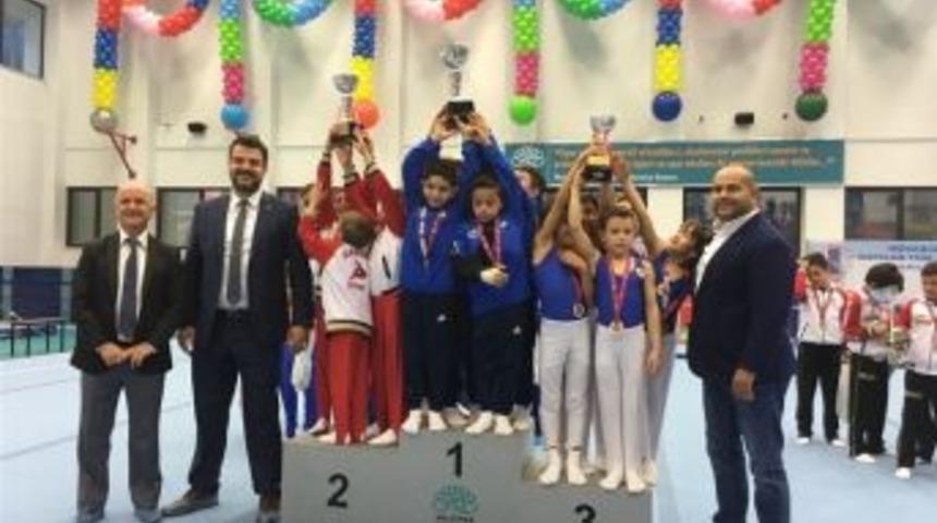Jimnastikte T&uuml;rkiye &Uuml;&ccedil;&uuml;nc&uuml;s&uuml; Oldular