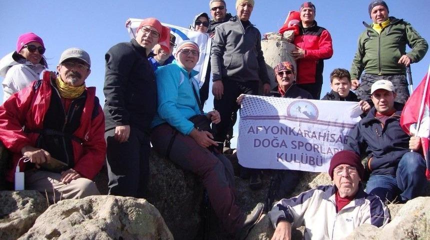 Afdos’lu Sporcular Atatürk İçin Yürüdü