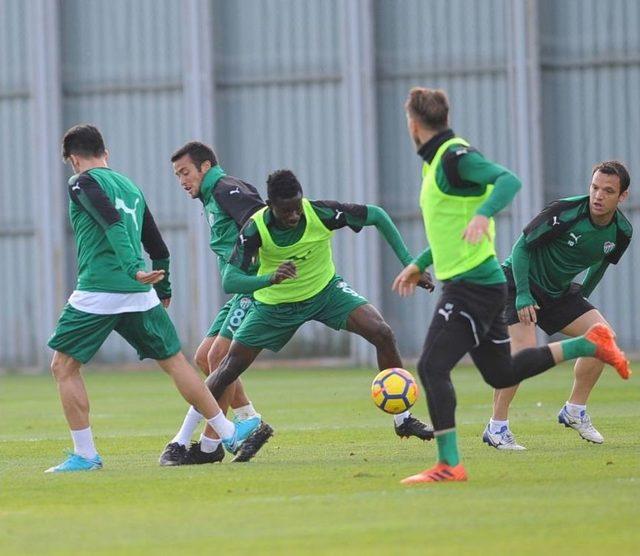 Bursaspor&rsquo;da Bilal Kısa 6 Hafta Yok 2