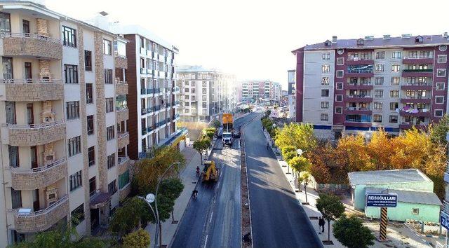 İki Nisan Caddesi’ndeki Yenileme Çalışmalarında Sona Gelindi