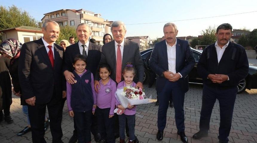 Başkan Karaosmanoğlu, Okul Ziyaretlerini Sürdürüyor