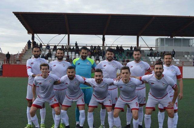 G&ouml;lbaşı Belediyespor Evinde 3 Puan Aldı 1