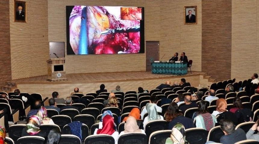 Ne&uuml;&rsquo;de Canlı Yayınla Laparoskopik Kolorektal Cerrahi Kursu Verildi