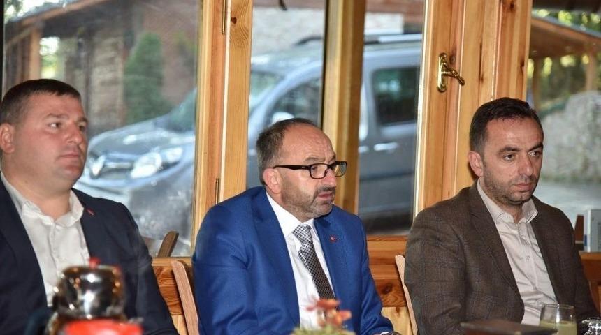 Başkan &Uuml;z&uuml;lmez Muhtarlarla Bir Araya Geldi