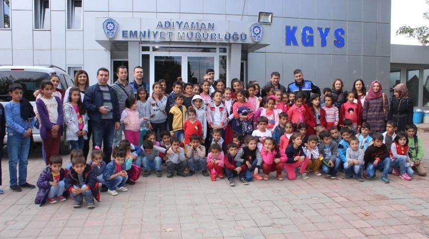 &Ouml;ğrenciler Kgys Binasını Gezdi